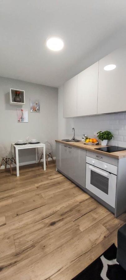 Bezagenta Mozart6 Studio Easy Access To City Wifi วอร์ซอ ภายนอก รูปภาพ